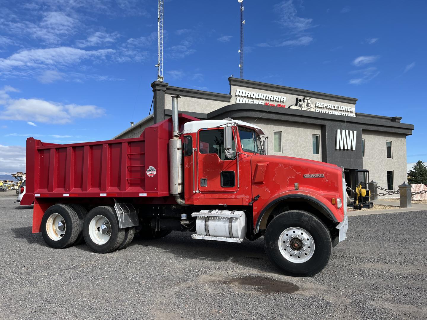 ./imagenes/INVOICE/2019/17631/CAMION DOMPE KENWORTH  (1).JPG